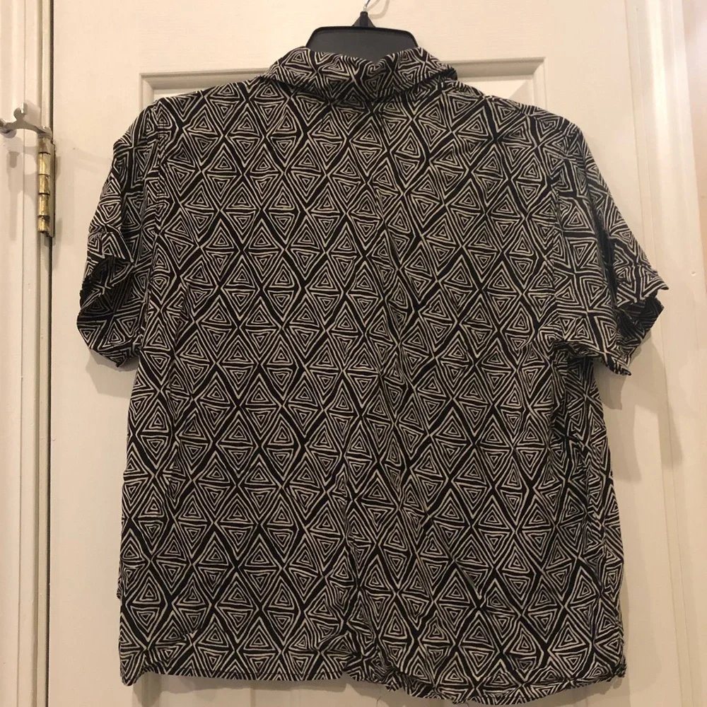Urban Outfitters Vintage-Look Patterned Button Up Shirt - So Cute sz S / SP - Picture 2 of 6
